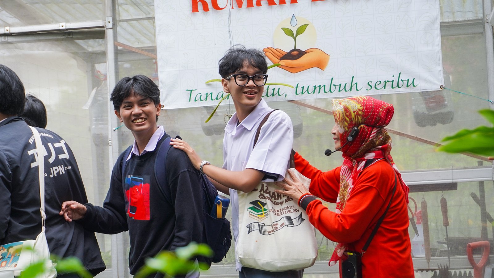 Research Study Kelas XI IPA: Belajar Sains Langsung dari Alam dan Masyarakat